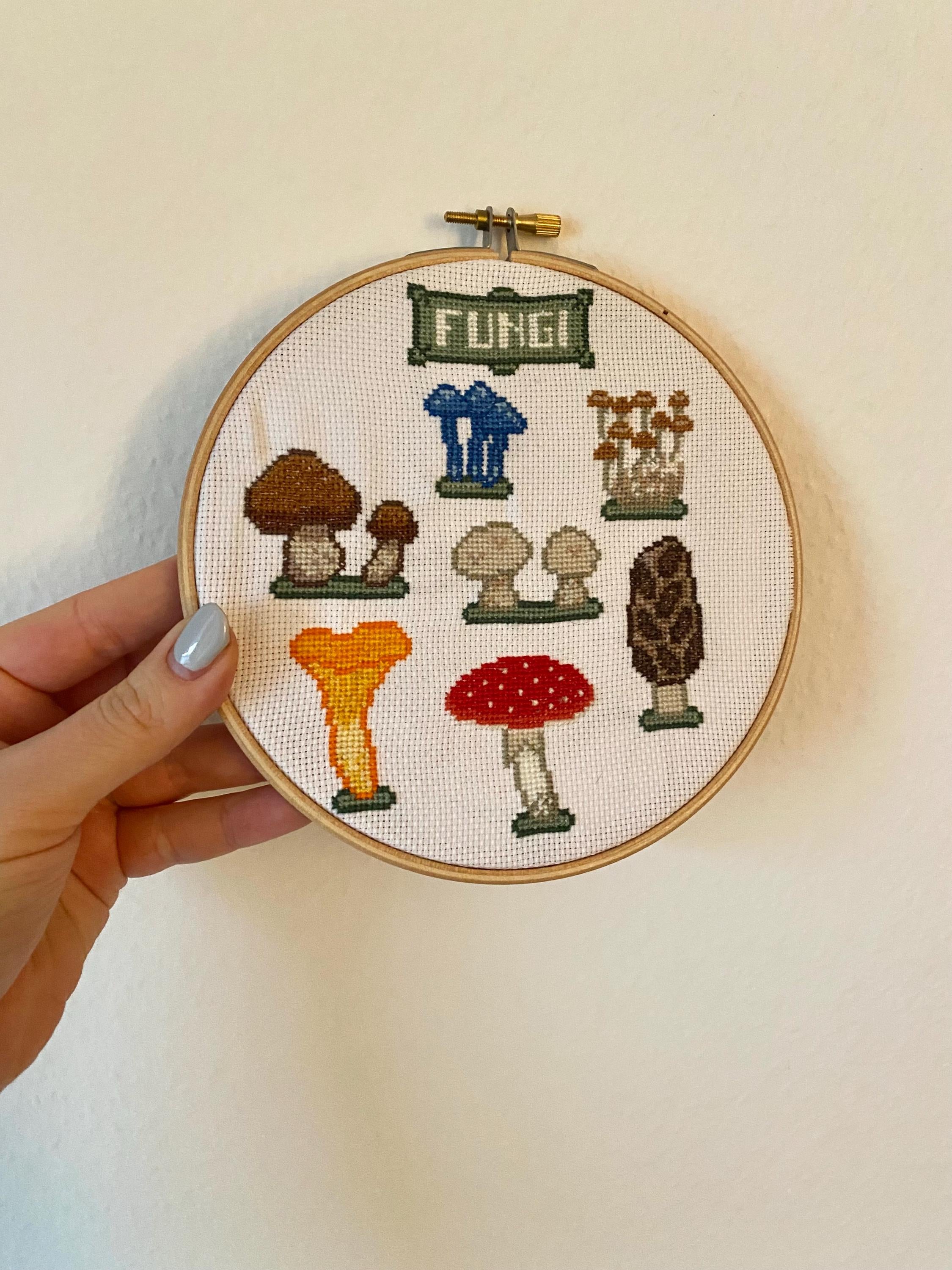 Modèle point de croix champignons pixel art