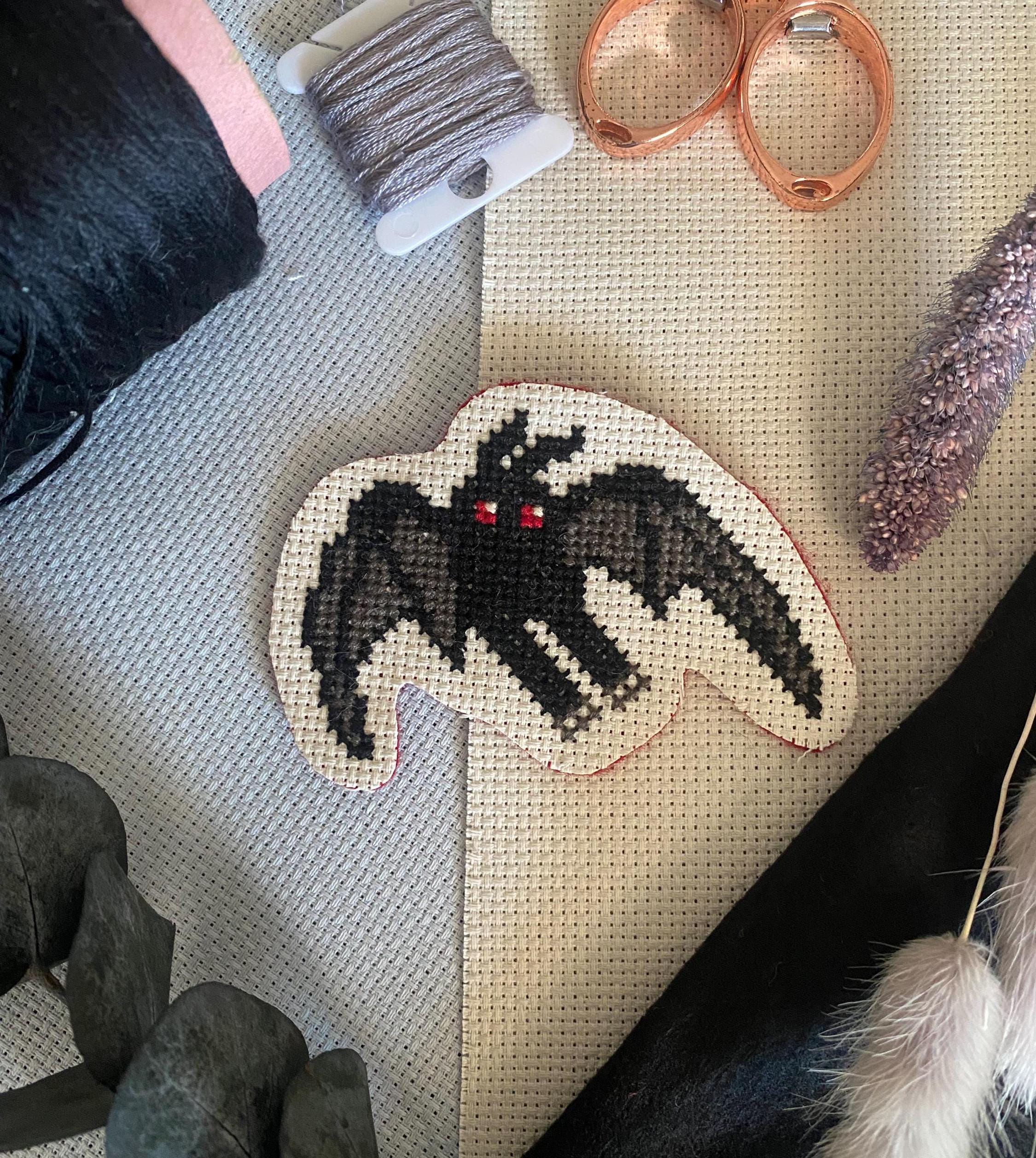 Modèle point de croix mothman