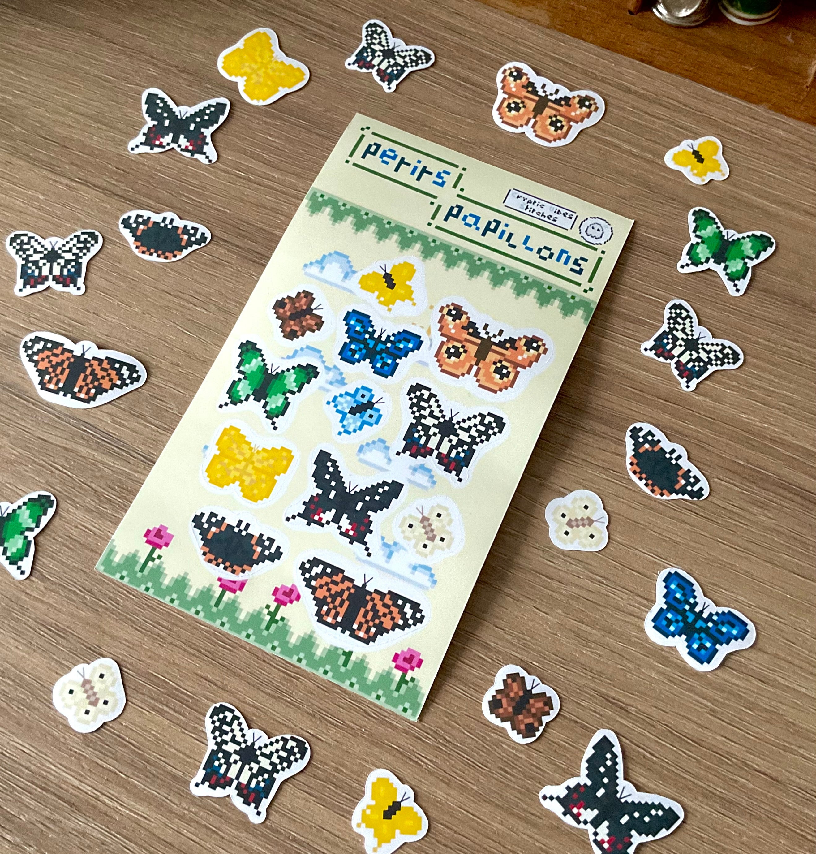Stickers papillons pixel art