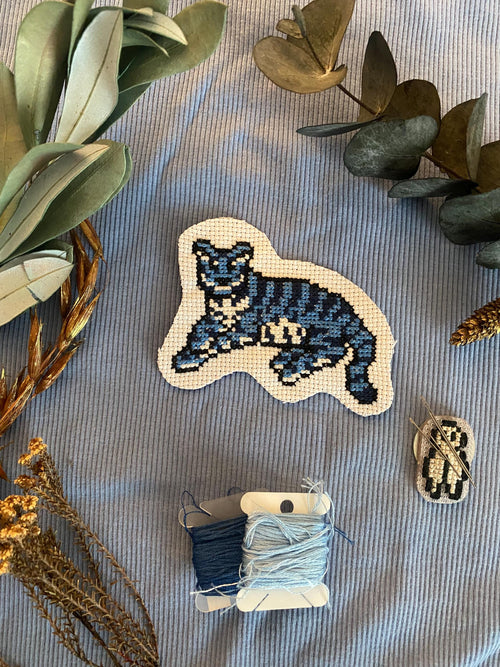Modèle de point de croix blue tiger pixel art