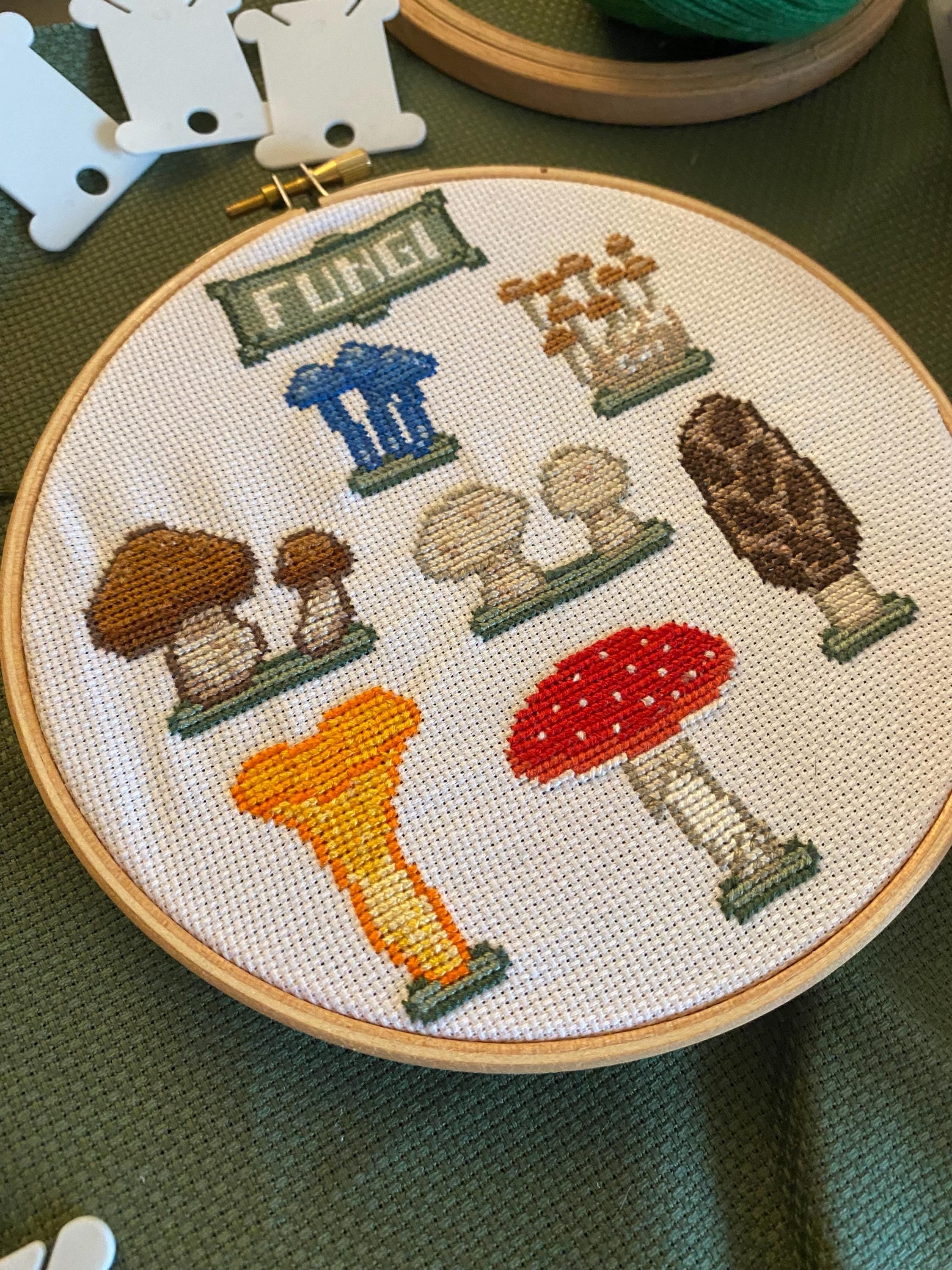 Modèle point de croix champignons pixel art